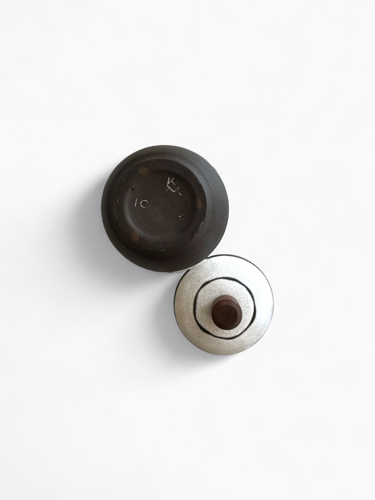 Kees van Moorsel pot met deksel