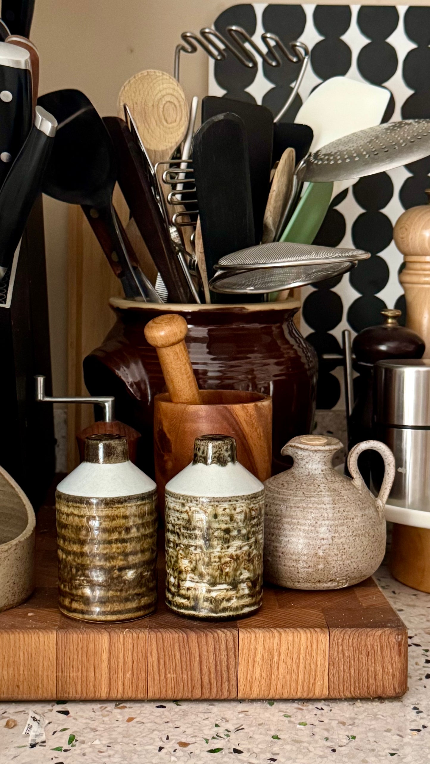 Vintage Peper- en Zoutstel – Handgemaakt Keramiek