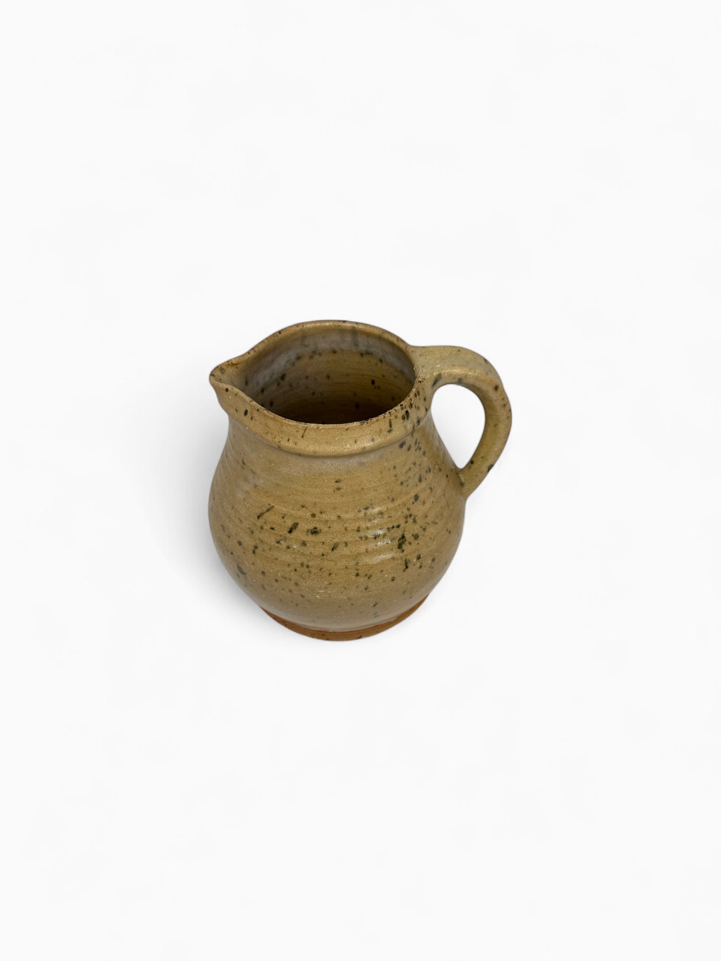 Vintage studio pottery kan – Nederlandse keramiek (gesigneerd)