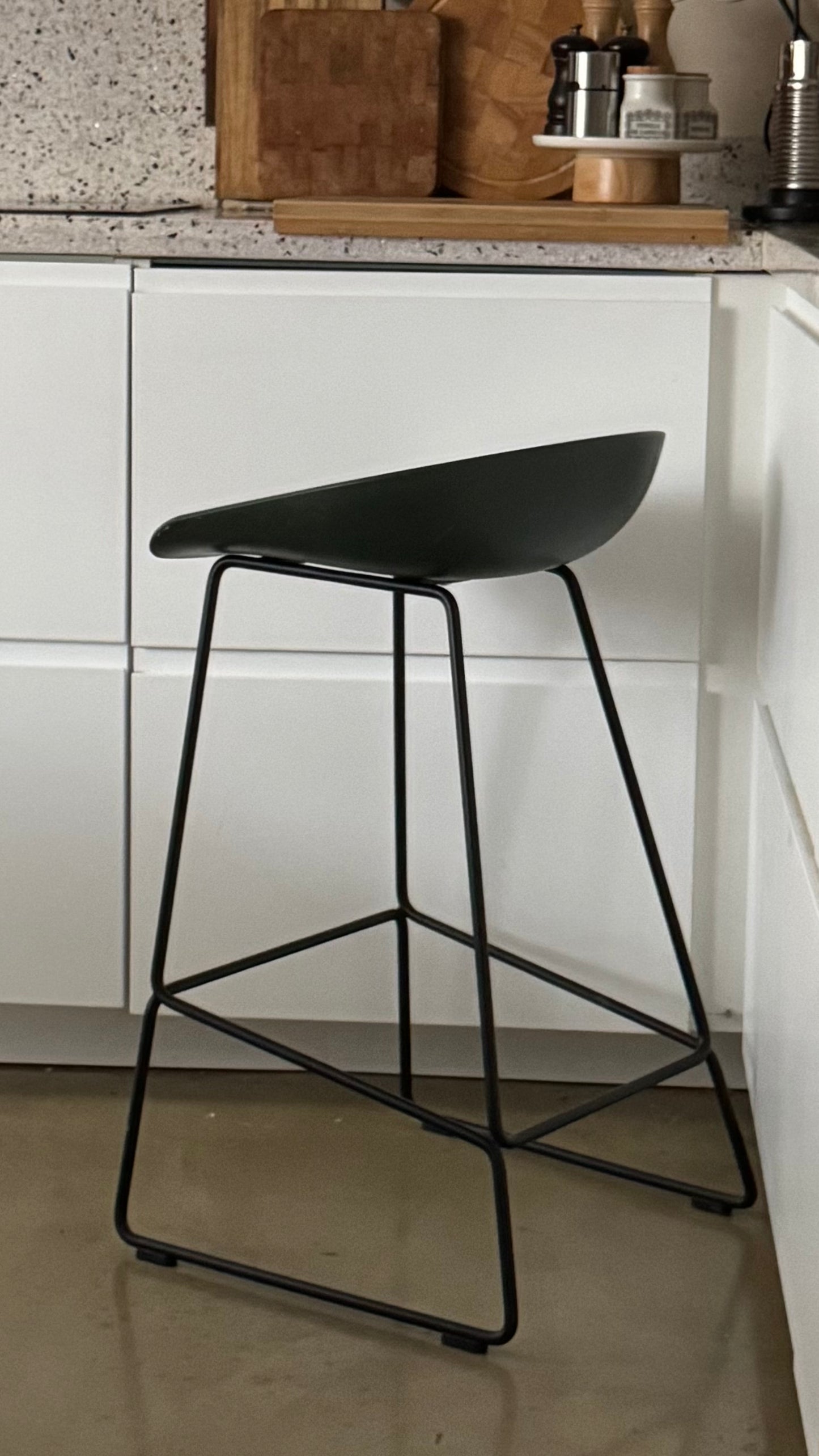 Hay barkruk AAS 38 groen/teal zitting met zwart stalen frame