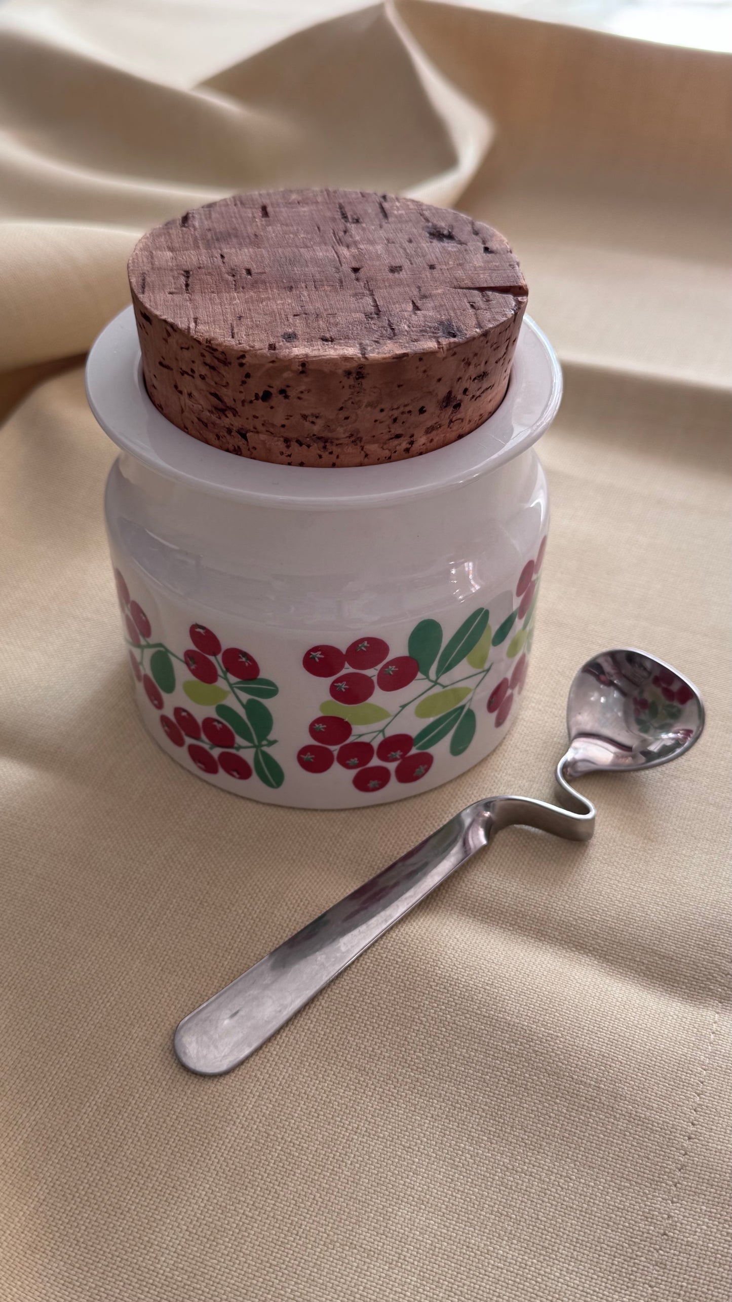 Arabia Finland Pomona jam-pot