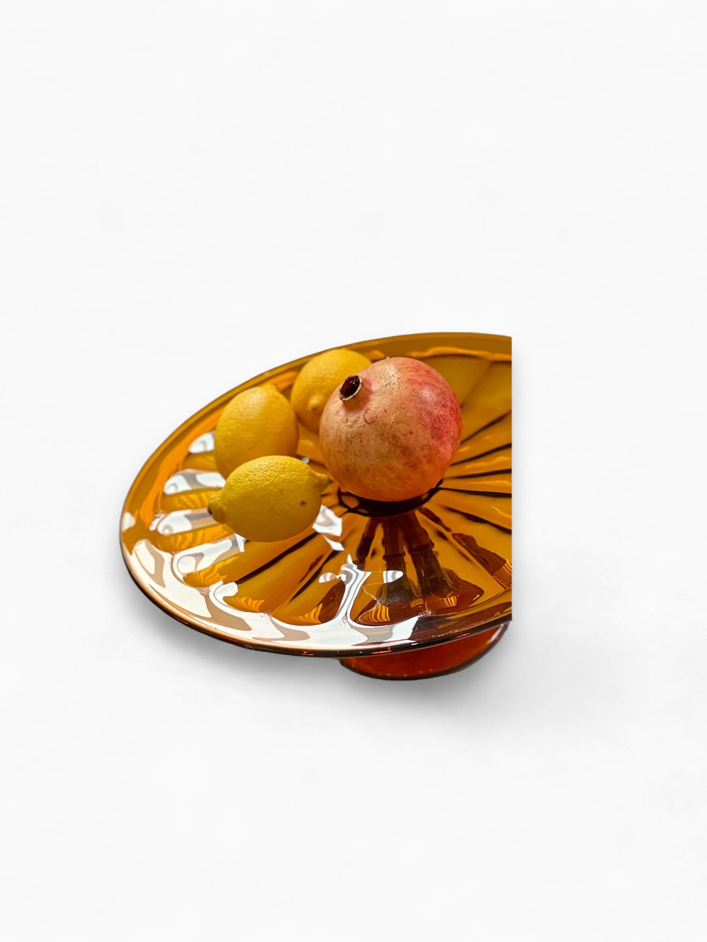 Taartplateau in amberkleurig glas