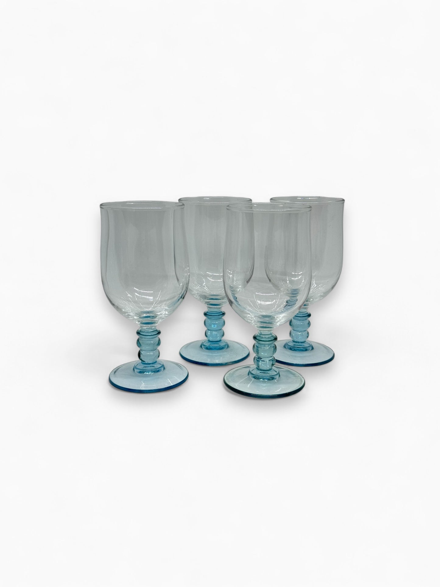 Multifunctioneel glas op blauwe voet